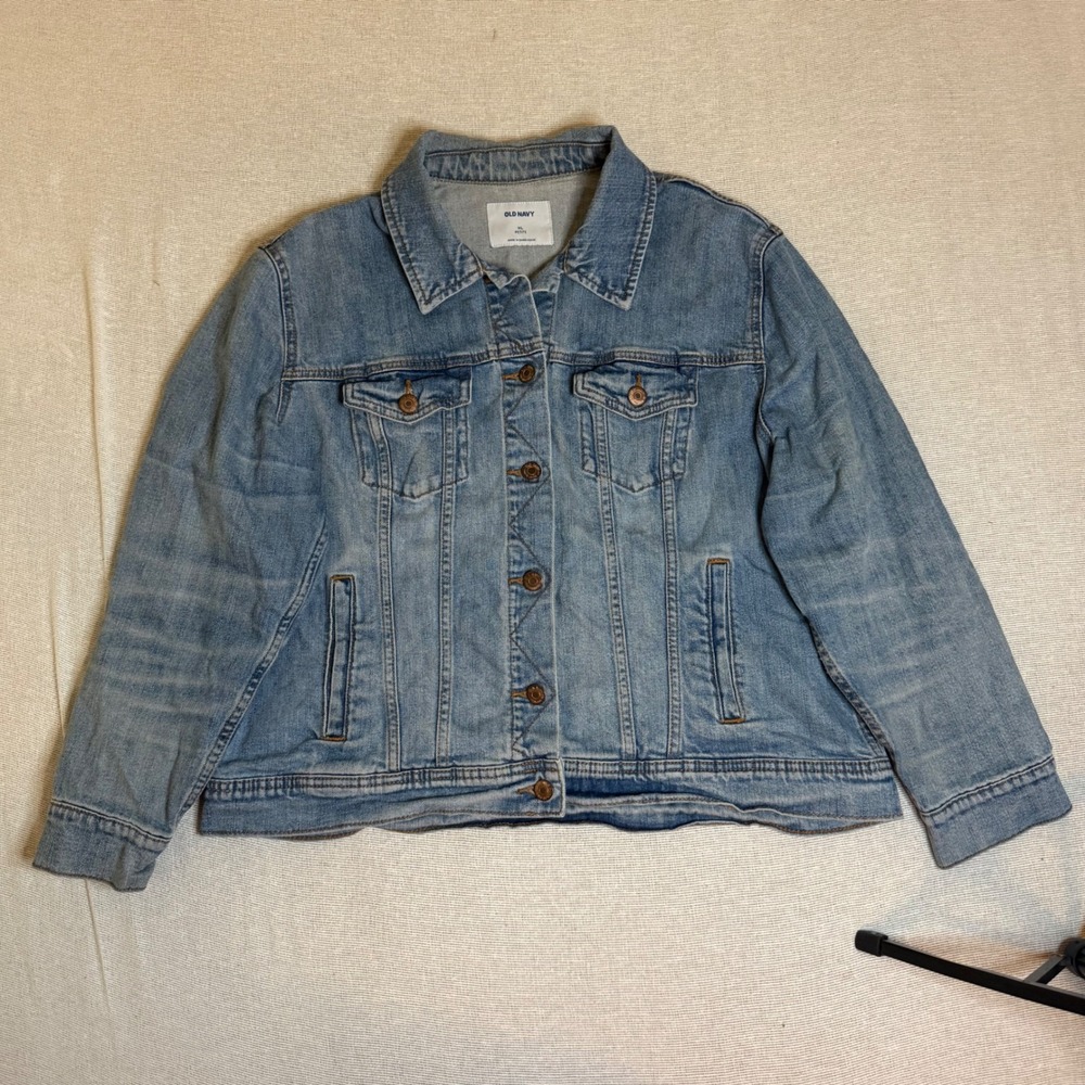 Old Navy Denim Jacket Women XL Petite Blue Medium Wash Trucker Button Front Jean